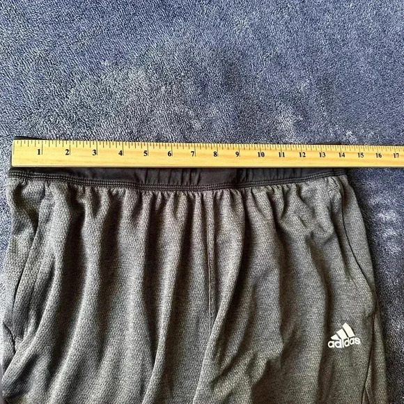 Adidas Axis Nov Knit Shorts size Large - Picture 3 of 7